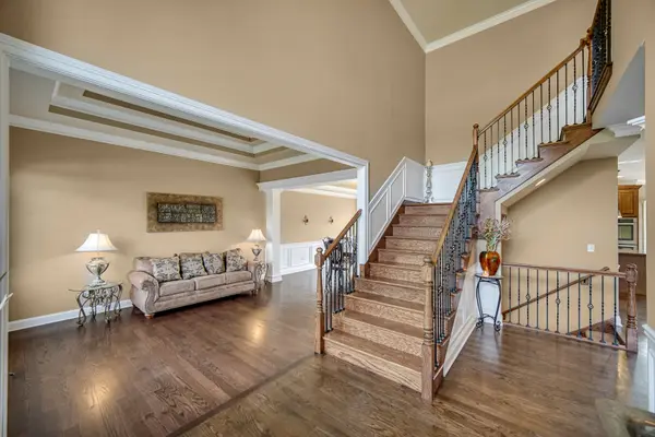 4551 Sassafras LN, Naperville, IL 60564