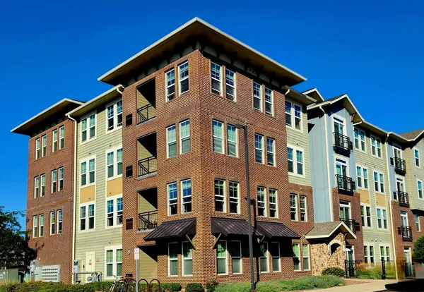 670 E Algonquin RD #4202, Schaumburg, IL 60173