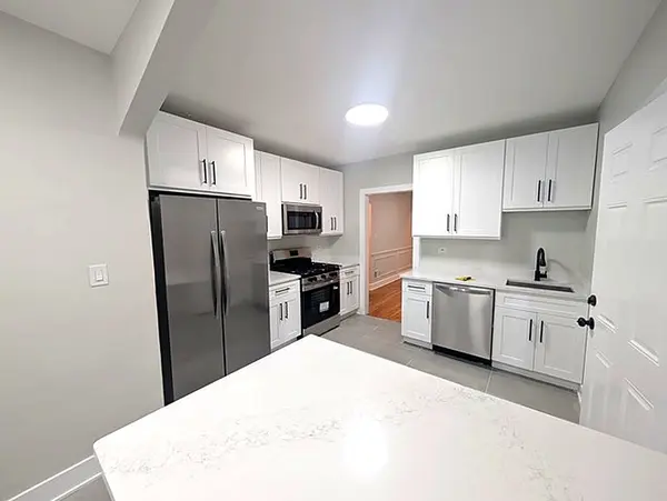 5801 N Richmond ST #1E, Chicago, IL 60659
