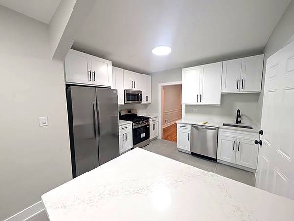 5801 N Richmond ST #1E, Chicago, IL 60659