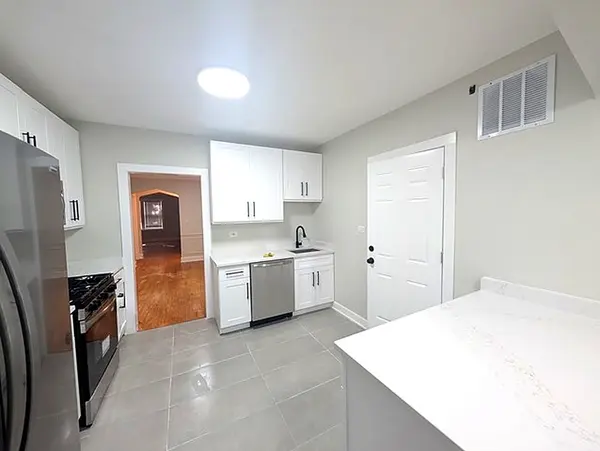 5801 N Richmond ST #1E, Chicago, IL 60659