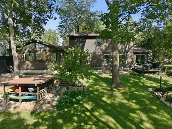 428 SE 1st ST, Waverly, IA 50677