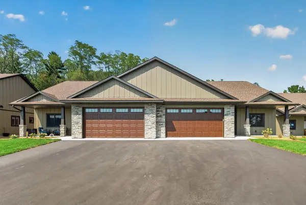 1091 Legend LN, River Falls, WI 54022
