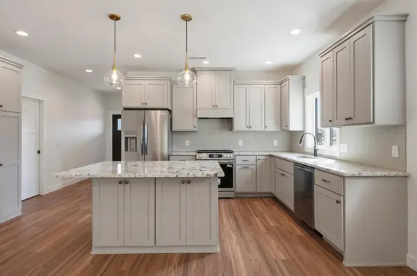 1091 Legend LN, River Falls, WI 54022