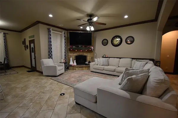 1015 Morning Glory LN, Seminole, OK 74868