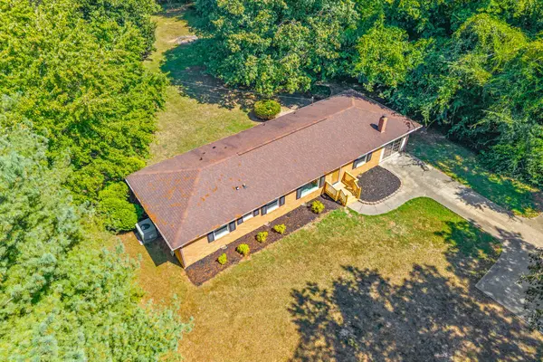 3651 Oakwood Rd, Woodlawn, TN 37191