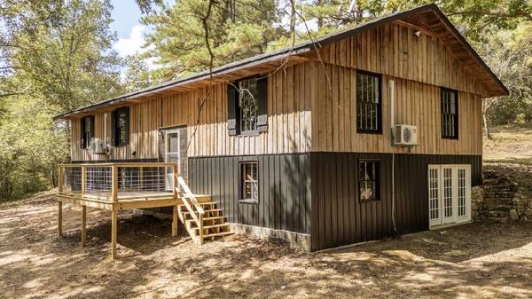 1317 Shawnettee Rd, Collinwood, TN 38450