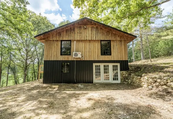 1317 Shawnettee Rd, Collinwood, TN 38450