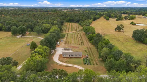 5163 Lawrence 2212, Pierce City, MO 65723