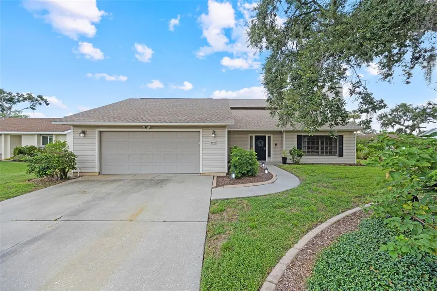 8006 OAK DR, Palmetto, FL 34221