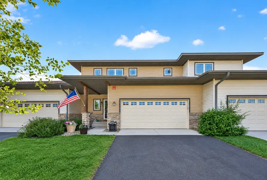 1245 Vernon DR, Carver, MN 55315