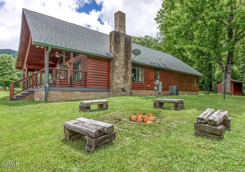 3424 Sugar Camp Circle, Pigeon Forge, TN 37862