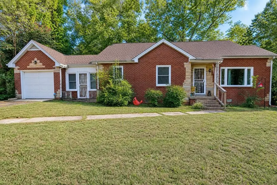 118 Rowland St, Camden, TN 38320