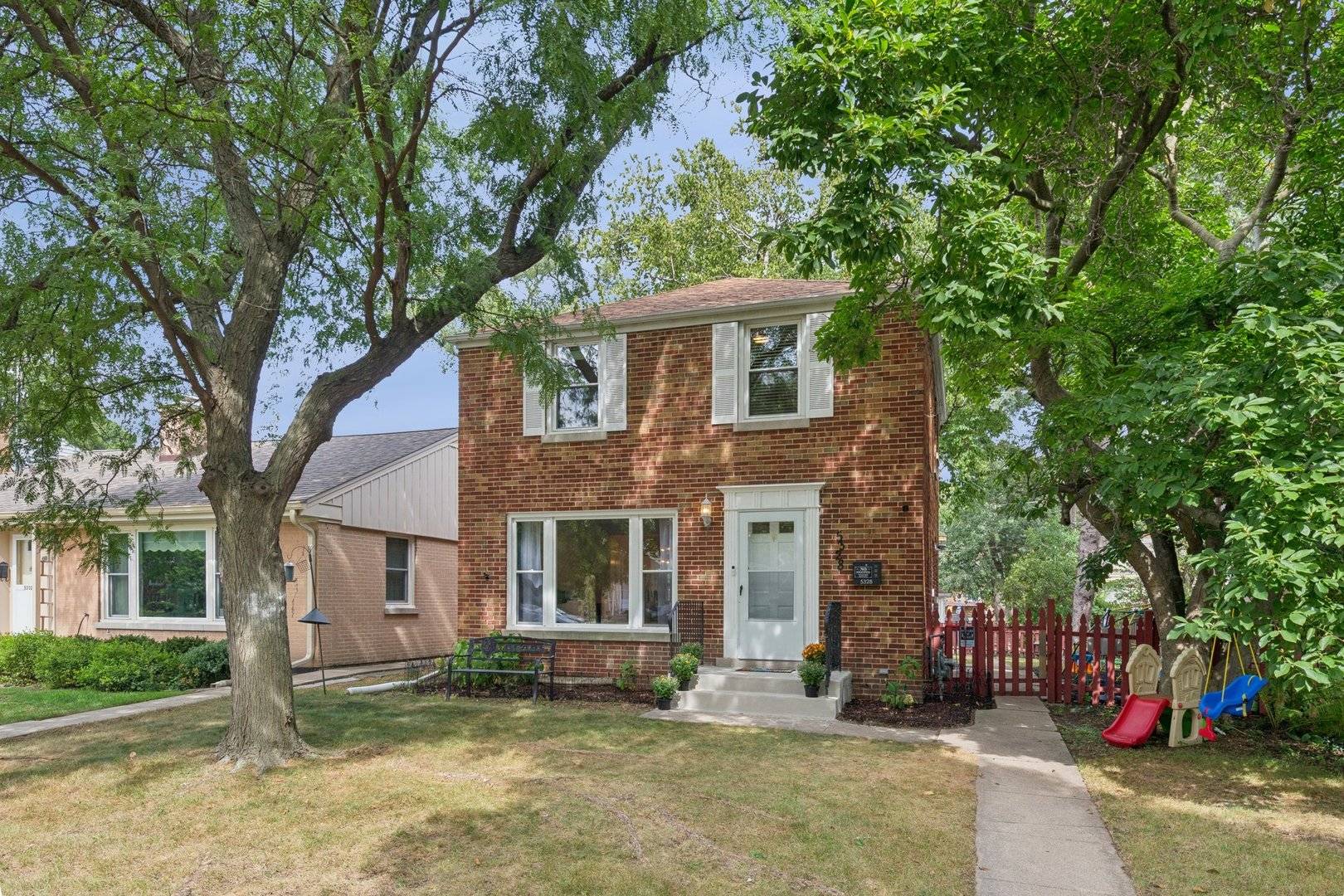 5328 Davis ST, Skokie, IL 60077