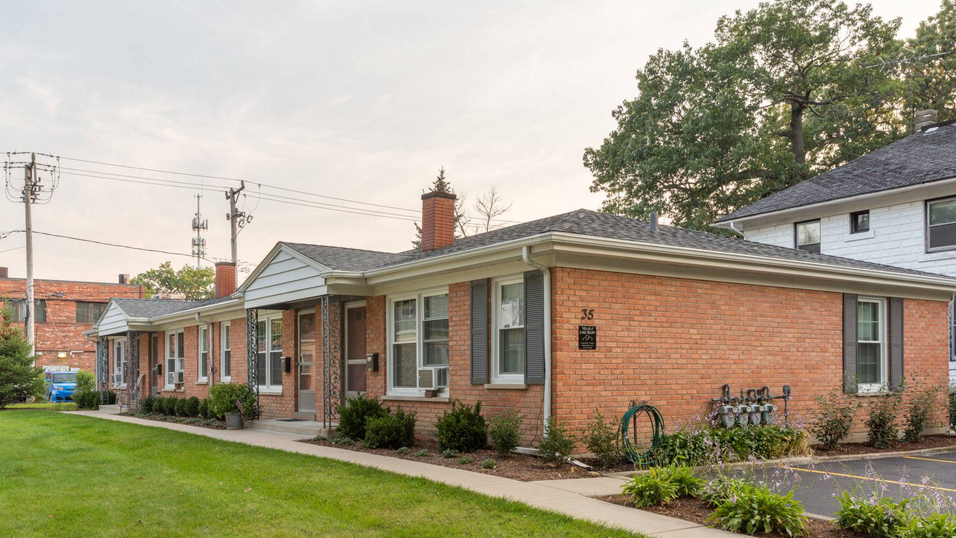 35 E North AVE #1, Lake Bluff, IL 60044