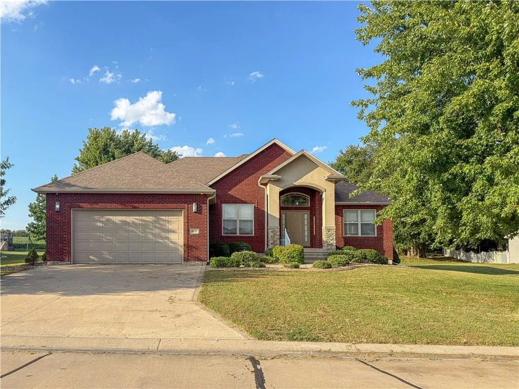 4010 E 32nd ST, Sedalia, MO 65301