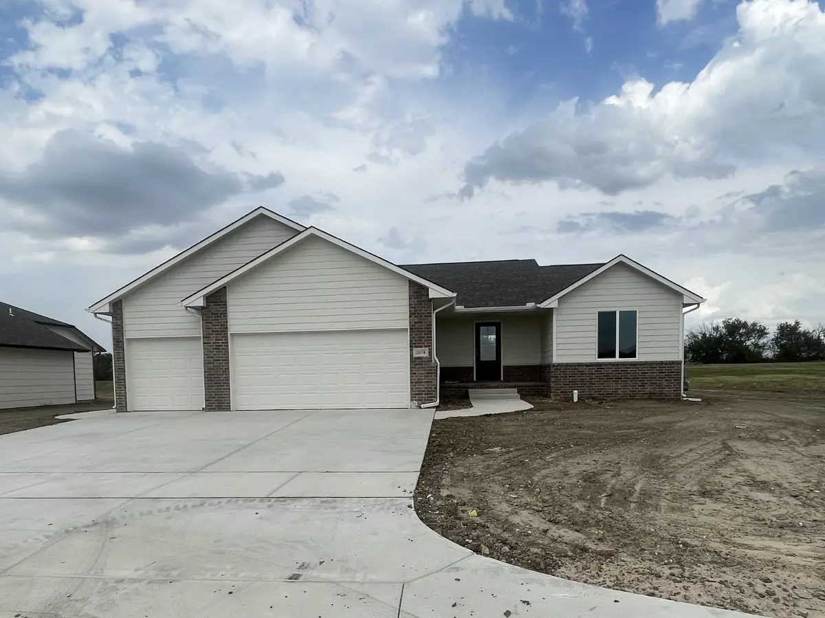 2018 E Limestone St, Andover, KS 67002