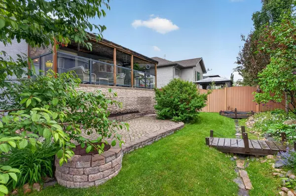 762 Stonehaven DR, Carstairs, AB T0M 0N0