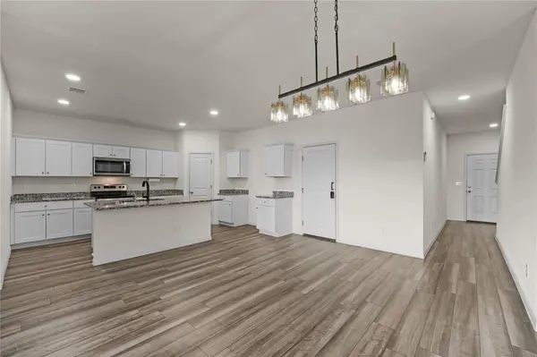 305 Red Fish LN, Hutto, TX 78634