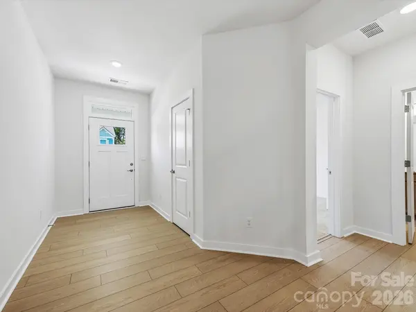 10026 Mamillion DR, Huntersville, NC 28078