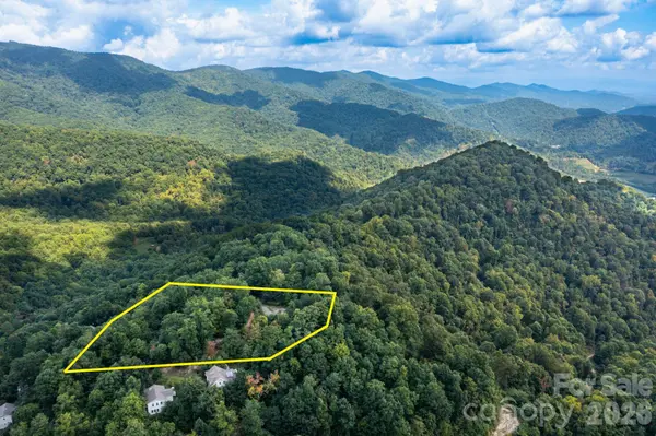 25 Lila LN #209, Clyde, NC 28721