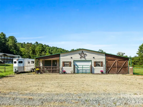 202 Morgan DR, Penrose, NC 28766