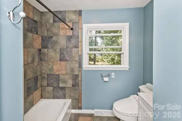 31 Wilmington RD, Asheville, NC 28803