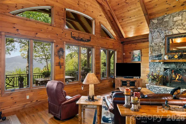 318 Awohali TRL, Maggie Valley, NC 28751