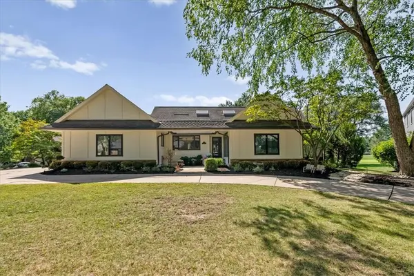 12809 Pembroke CIR, Leawood, KS 66209