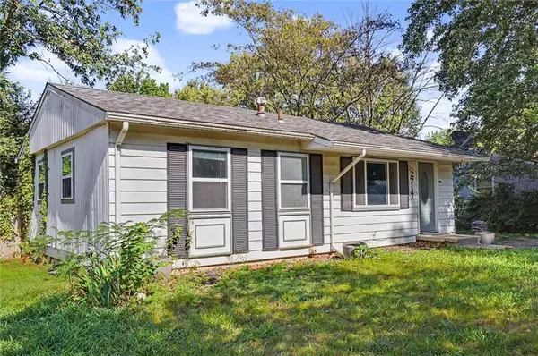 2717 Bonanza ST, Lawrence, KS 66046
