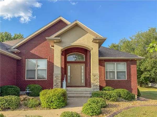 4010 E 32nd ST, Sedalia, MO 65301