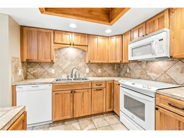 14390 E Marina #209, Aurora, CO 80014