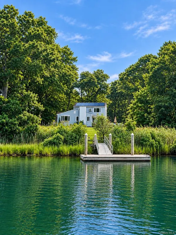 7 Wheeler RD, Shelter Island, NY 11965