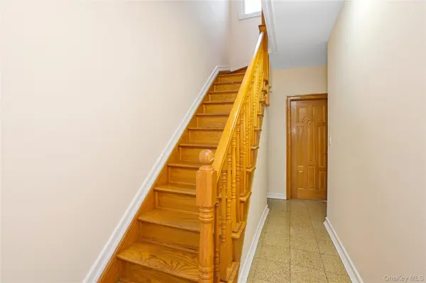 85-25 56th AVE, Elmhurst, NY 11373