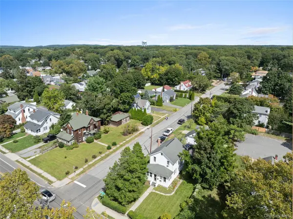 992 Roanoke AVE, Riverhead, NY 11901