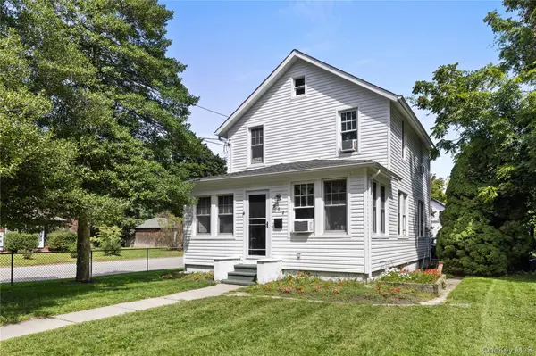 992 Roanoke AVE, Riverhead, NY 11901