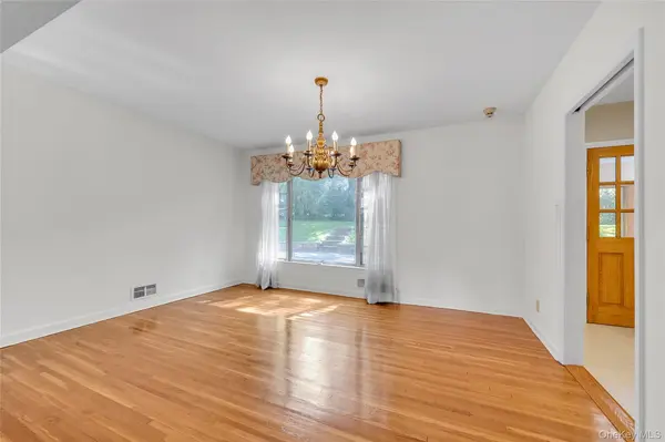 238 Clent RD, Great Neck, NY 11021