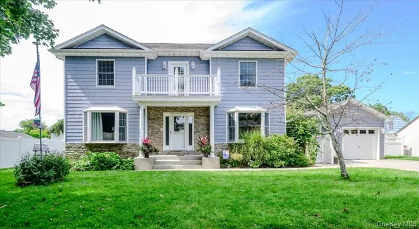 24 William AVE, Islip, NY 11751