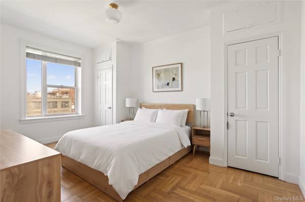 45-08 40th #C44, Sunnyside, NY 11104