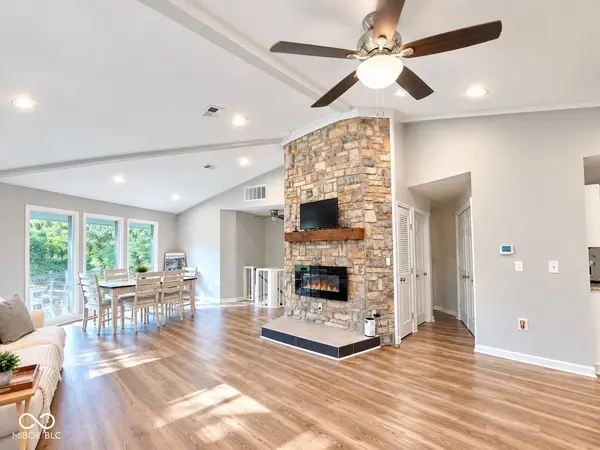 50 Woodlawn VLG, Mitchell, IN 47446