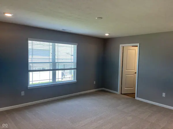 6392 Yuma CT, Whitestown, IN 46075
