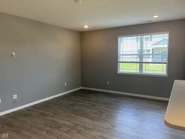6392 Yuma CT, Whitestown, IN 46075