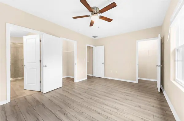 2399 MIDNIGHT PEARL DR, Sarasota, FL 34240