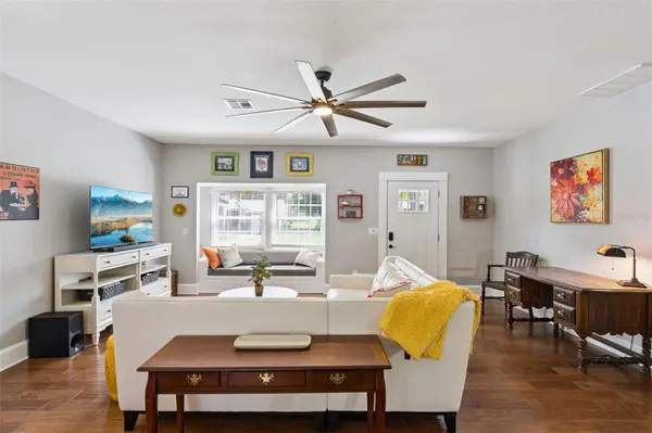 325 W NEWELL ST, Winter Garden, FL 34787