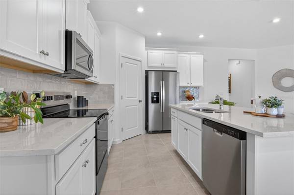 209 LONG WAVE WAY, Groveland, FL 34736
