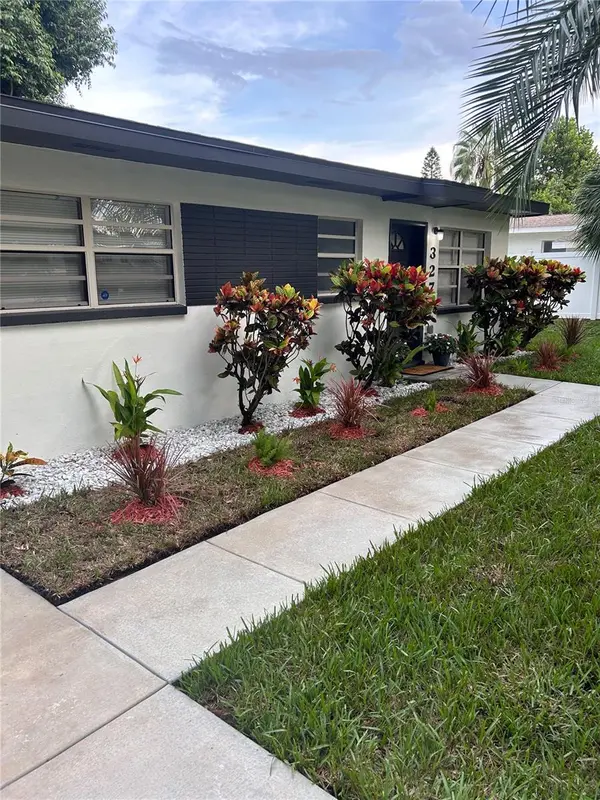 327 BARBARA CIR, Belleair, FL 33756