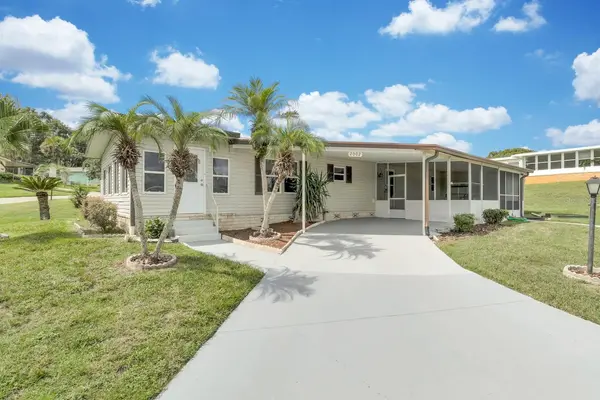 2002 LIVE OAK LN #14, Zellwood, FL 32798