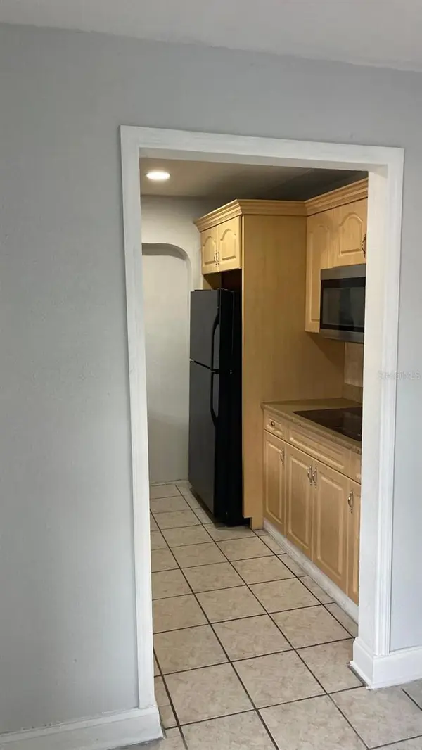 6524 LA MESA CIR, Tampa, FL 33634