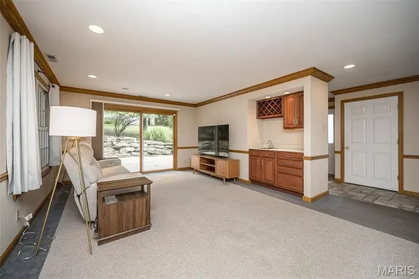 1471 Wilton LN, Kirkwood, MO 63122