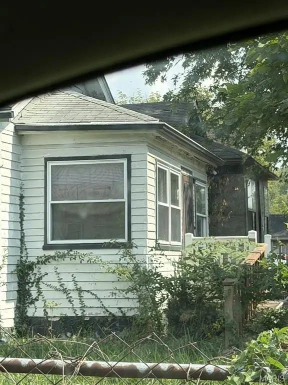 2139 Market AVE, East St Louis, IL 62207